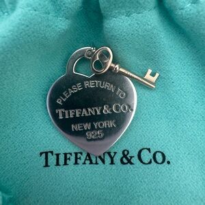 🌸Tiffany pendant with rose gold key “ Return to Tiffany” NWOT